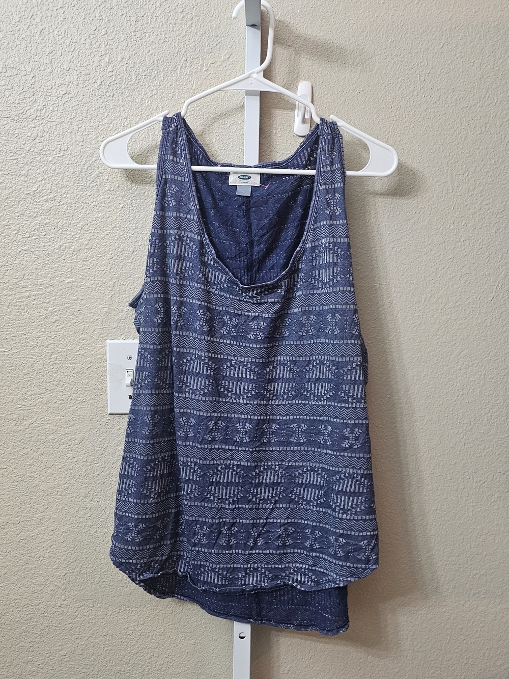 Old Navy a navy blue sleeveless tank top